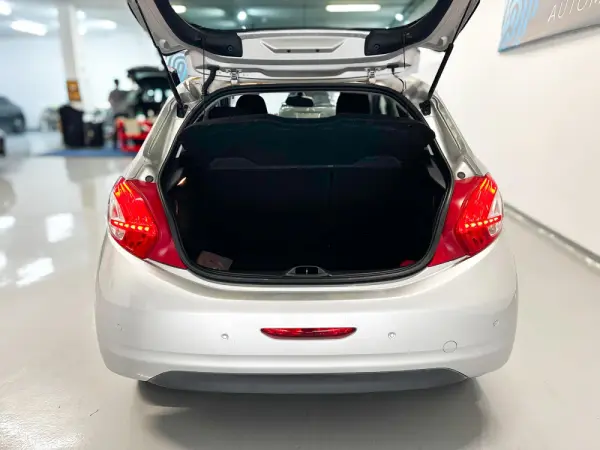 Peugeot 208 1.2 VTi Active 22