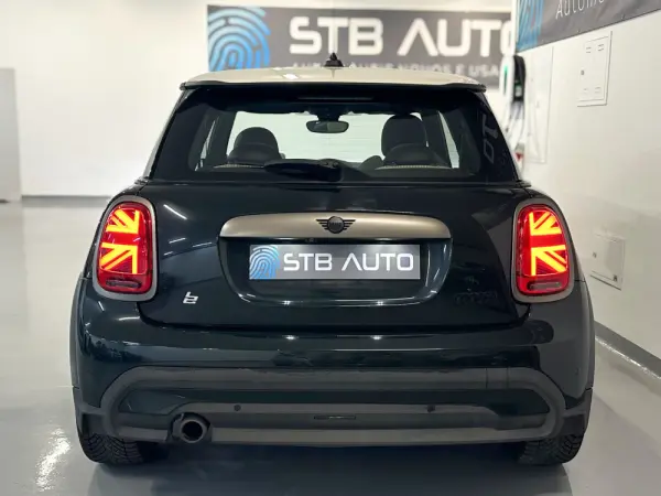 MINI 3 Portas Cooper Premium Resolute Edition Auto 3
