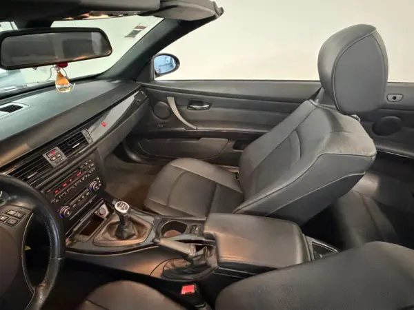 BMW 320 d Cabrio Intense 9