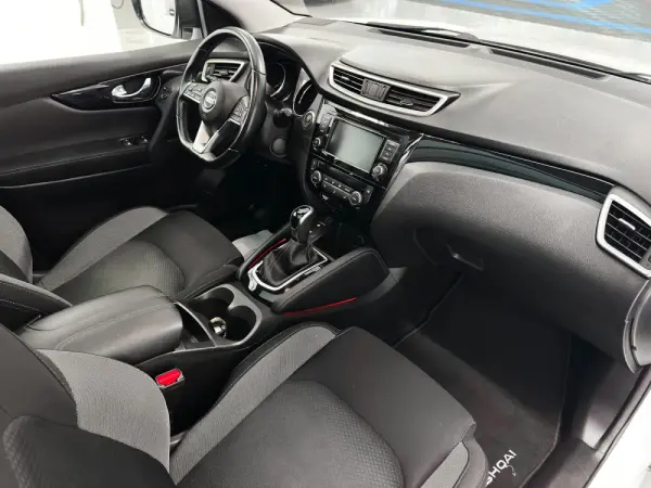 Nissan Qashqai 1.3 DIG-T N-Connecta DCT 8