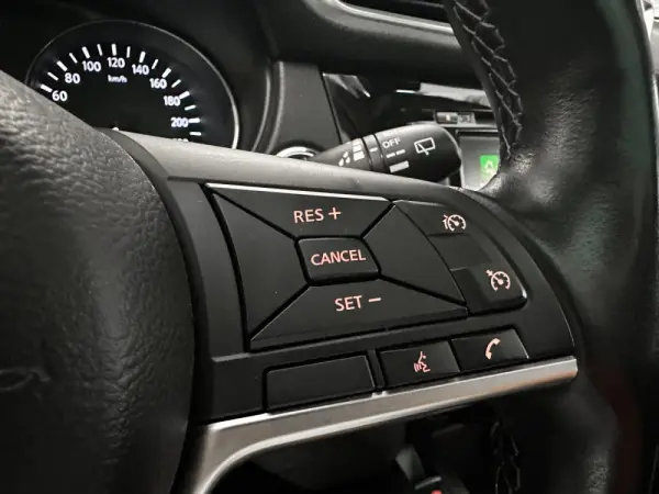 Nissan Qashqai 1.3 DIG-T N-Connecta DCT 26
