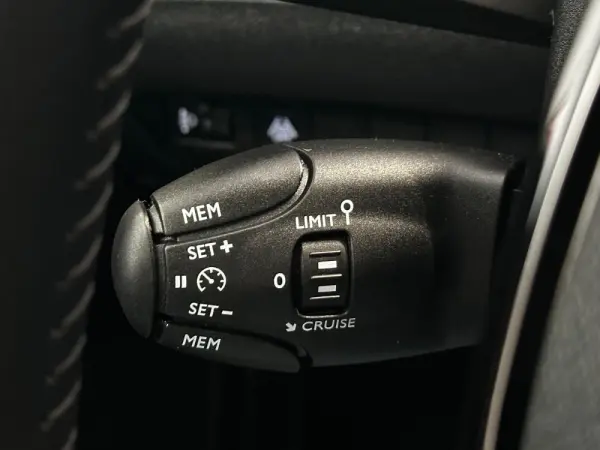 Peugeot 2008 PureTech 130 Stop&Start Allure 25