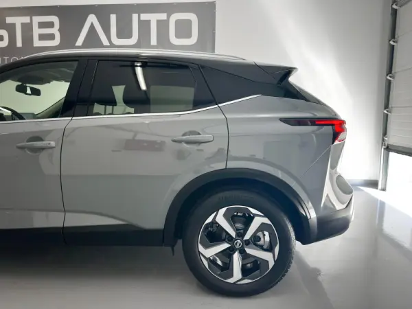 Nissan Qashqai 1.3 DIG-T MHEV Premiere Edition 14