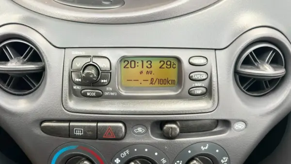 Toyota Yaris 1.0 Sol 18