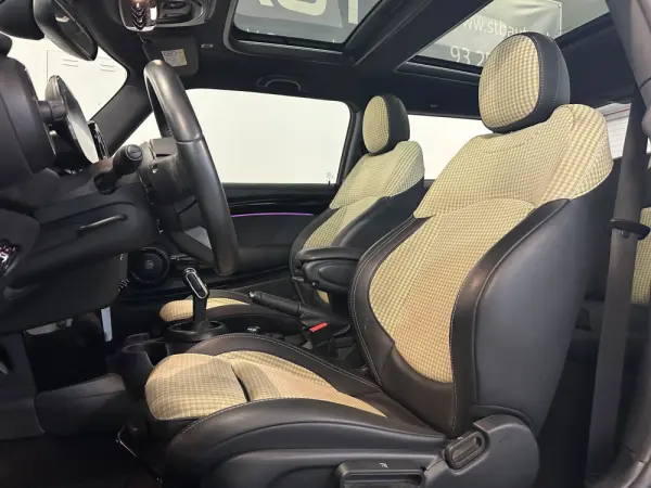 MINI 3 Portas Cooper Premium Resolute Edition Auto 6