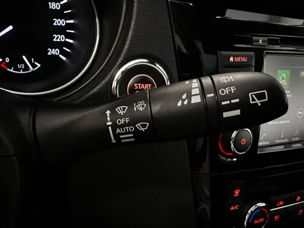 Nissan Qashqai 1.3 DIG-T N-Connecta DCT 28
