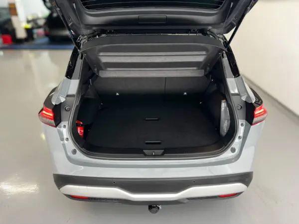 Nissan Qashqai 1.3 DIG-T MHEV Premiere Edition 6