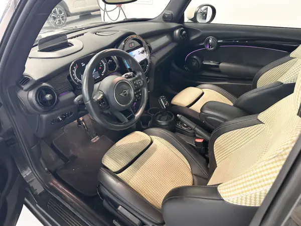 MINI 3 Portas Cooper Premium Resolute Edition Auto 5