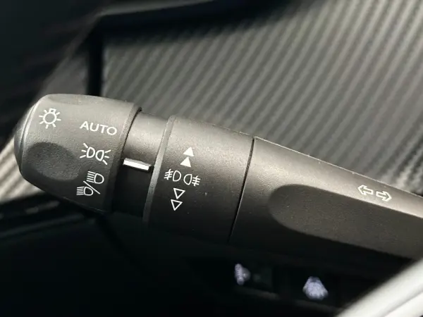 Peugeot 2008 PureTech 130 Stop&Start Allure 23