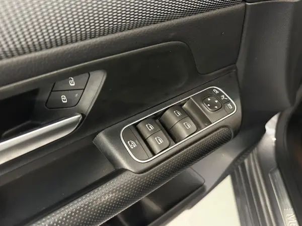Mercedes-Benz B 180 7G-DCT Progressive 25