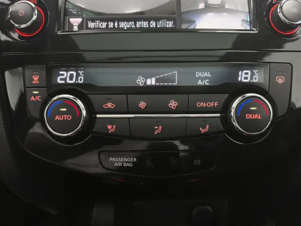 Nissan Qashqai 1.3 DIG-T N-Connecta DCT 31
