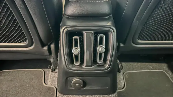 Volvo XC 40 1.5 T5 PHEV Inscription Expression 27