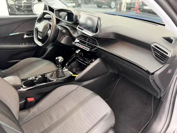 Peugeot 208 1.2 PureTech Allure Pack 8
