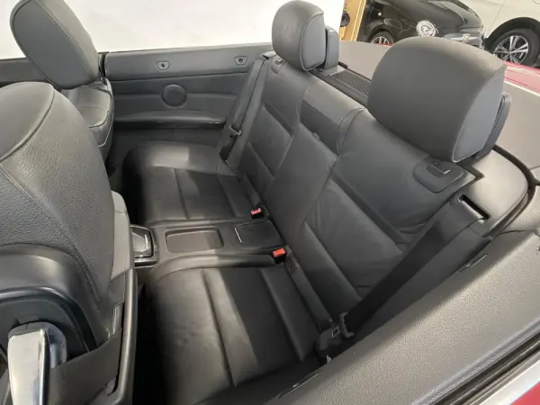 BMW 320 d Cabrio Intense 8