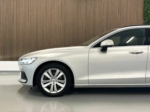 Volvo V60 B4 D Geartronic Momentum Pro 42
