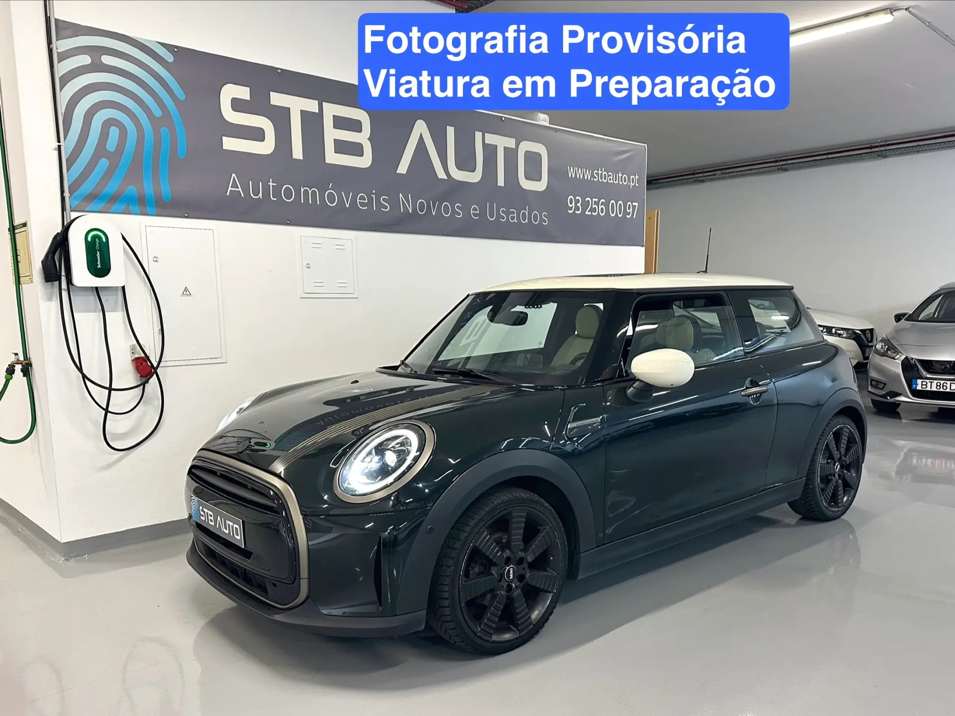 MINI 3 Portas Cooper Premium Resolute Edition Auto 1