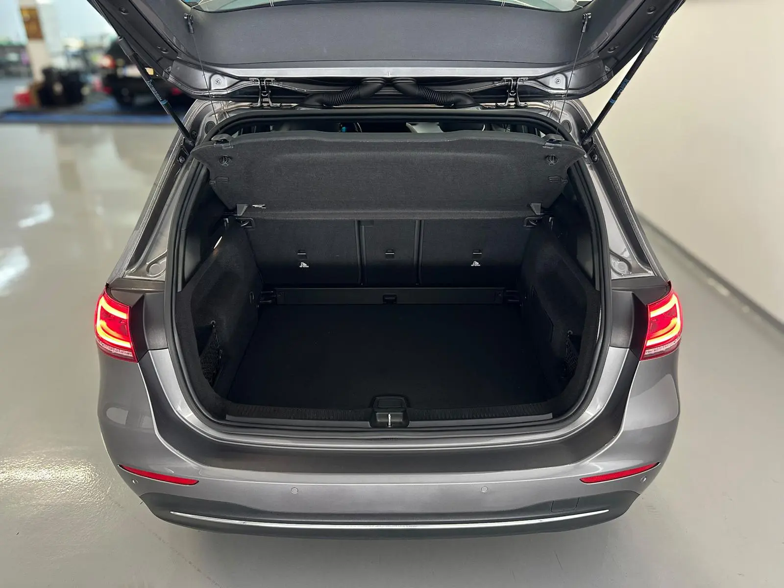 Mercedes-Benz B 180 7G-DCT Progressive 13
