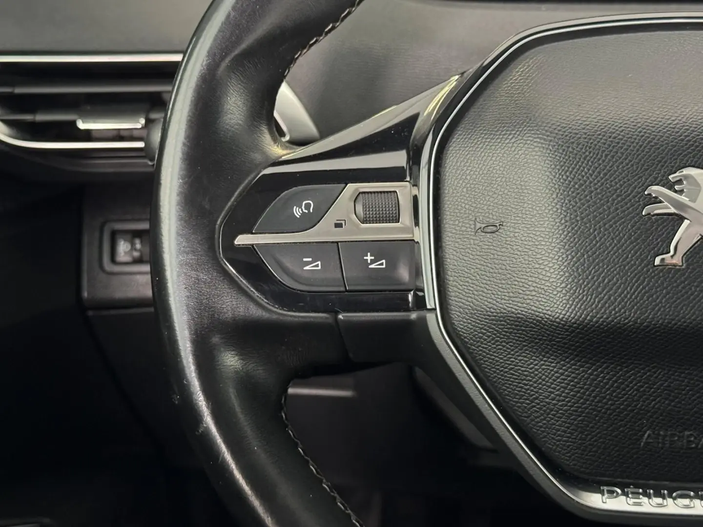 Peugeot 5008 1.5 BlueHDi Allure 28