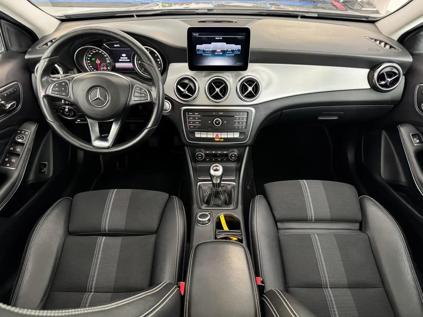 Mercedes-Benz GLA 180 CDi AMG Line 6