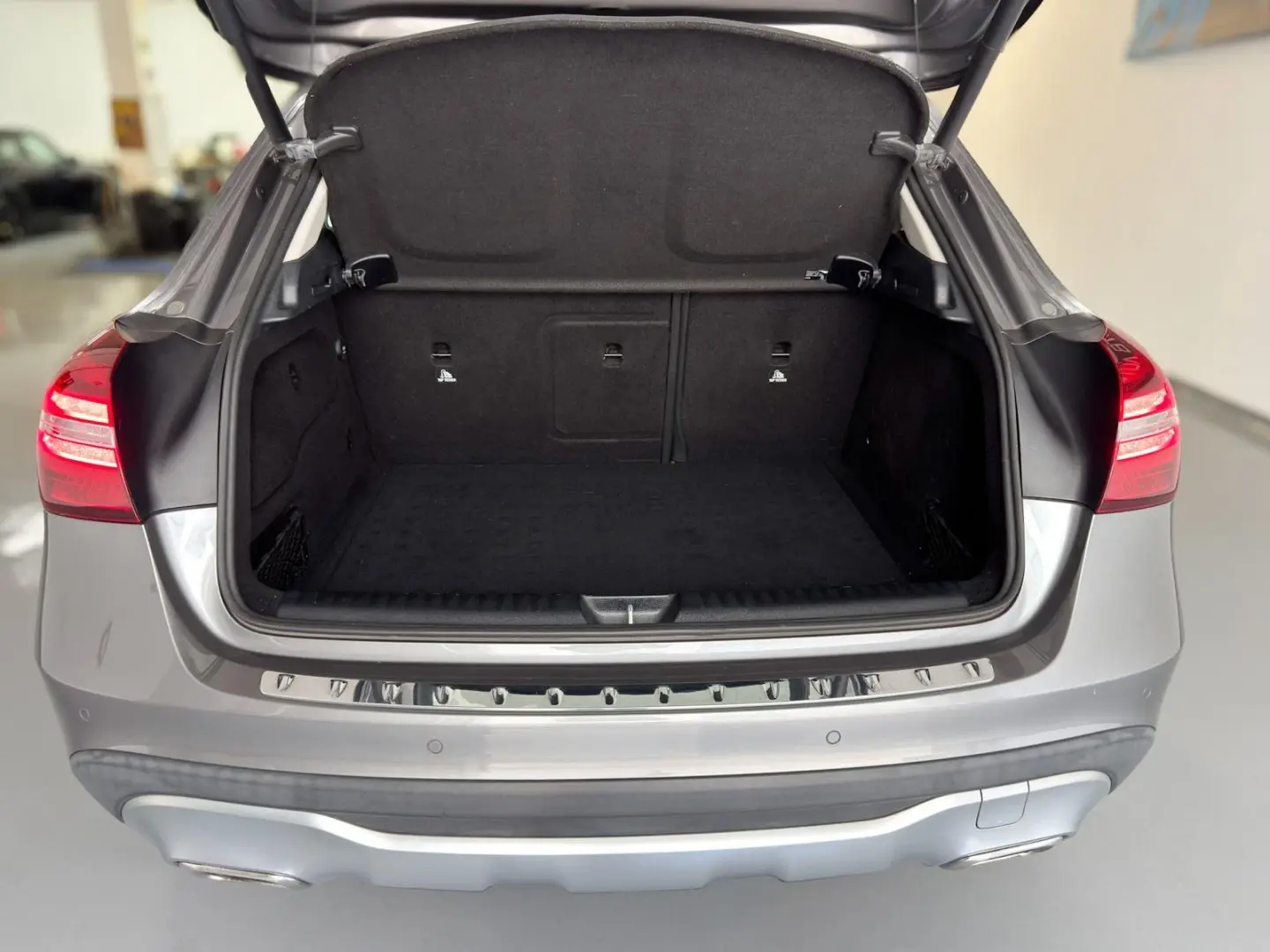 Mercedes-Benz GLA 180 CDi AMG Line 10