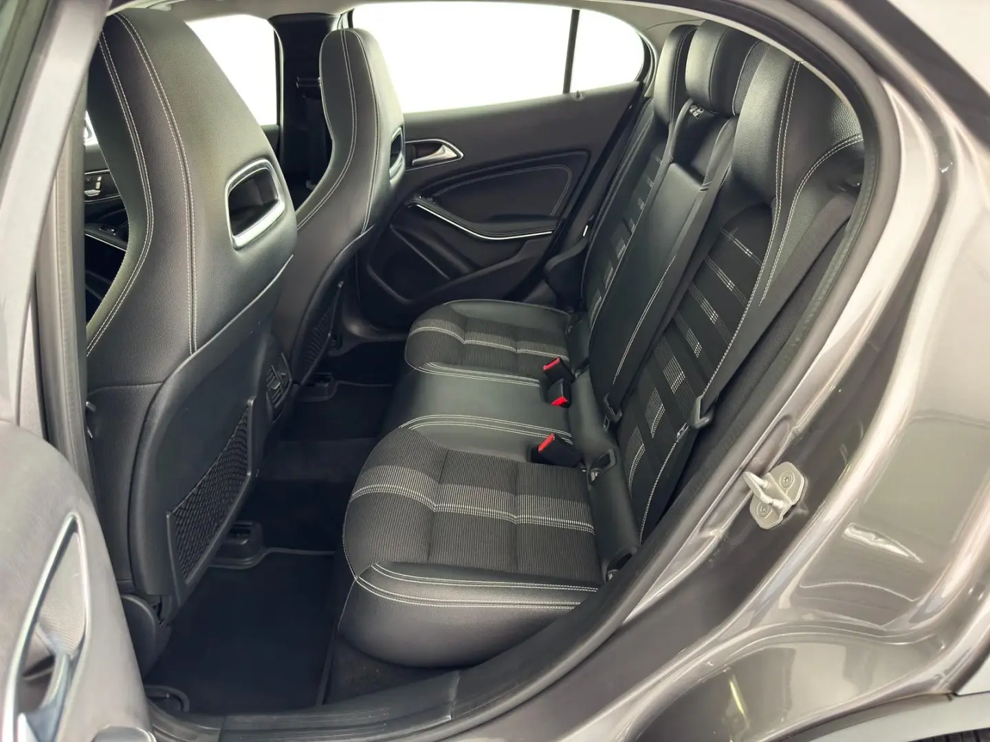 Mercedes-Benz GLA 180 CDi AMG Line 9