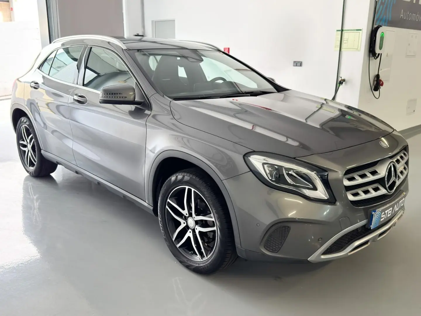 Mercedes-Benz GLA 180 CDi AMG Line 15
