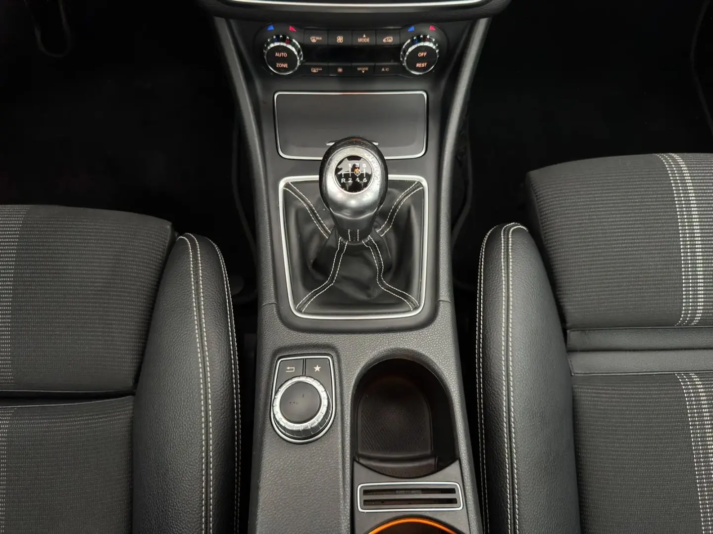 Mercedes-Benz GLA 180 CDi AMG Line 25