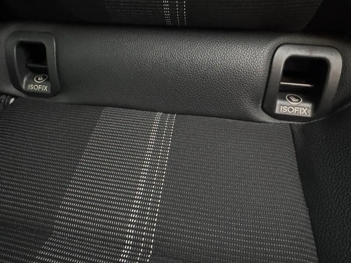 Mercedes-Benz GLA 180 CDi AMG Line 31