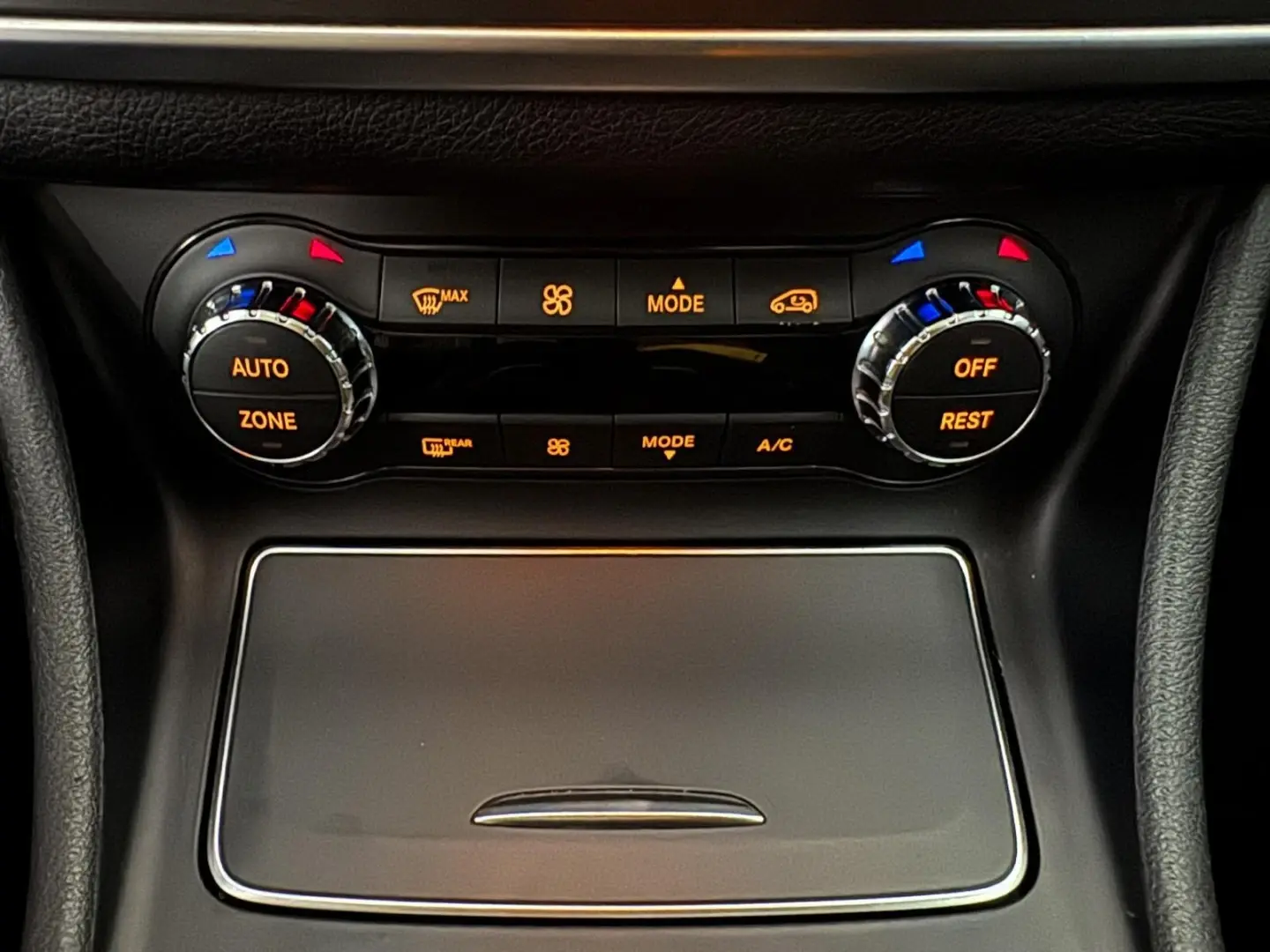 Mercedes-Benz GLA 180 CDi AMG Line 38