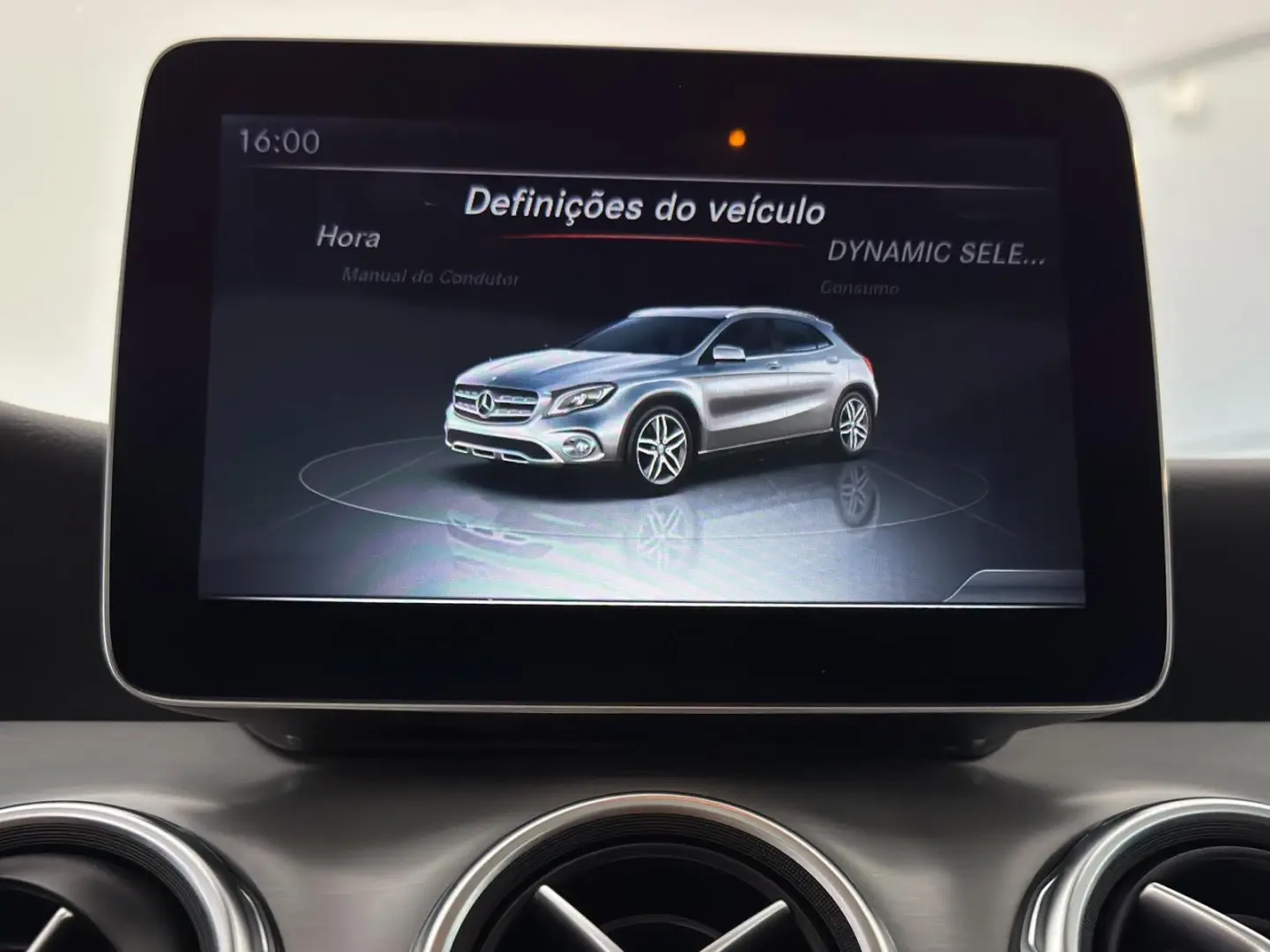 Mercedes-Benz GLA 180 CDi AMG Line 37