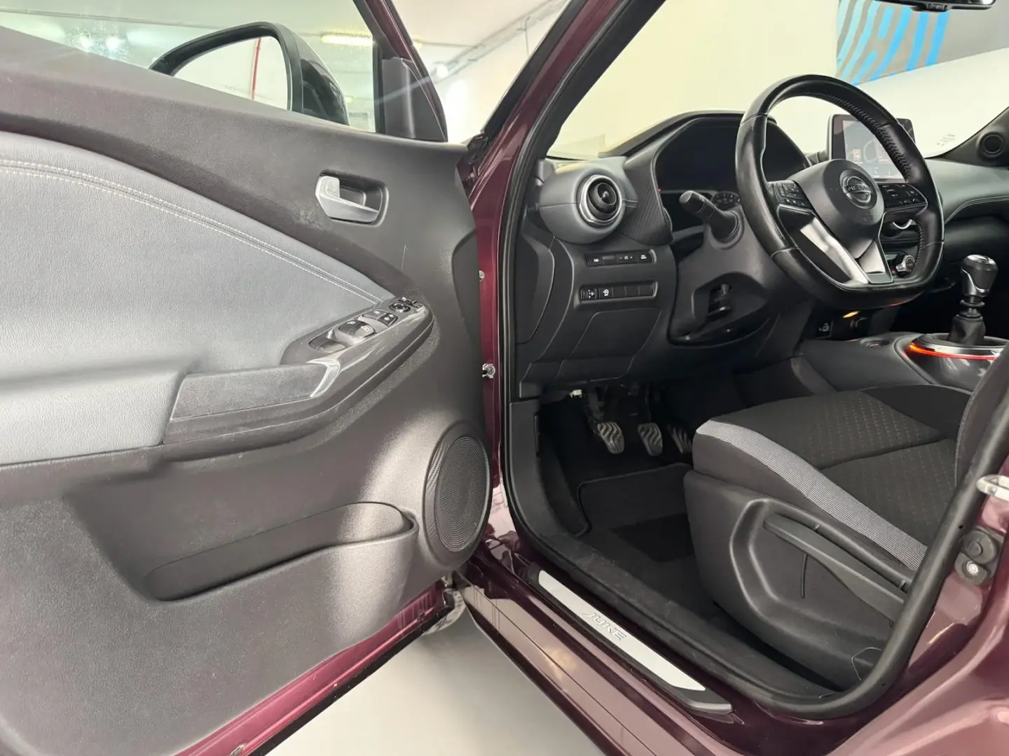 Nissan Juke 1.0 DIG-T N-Design C.Two Tone S. 17