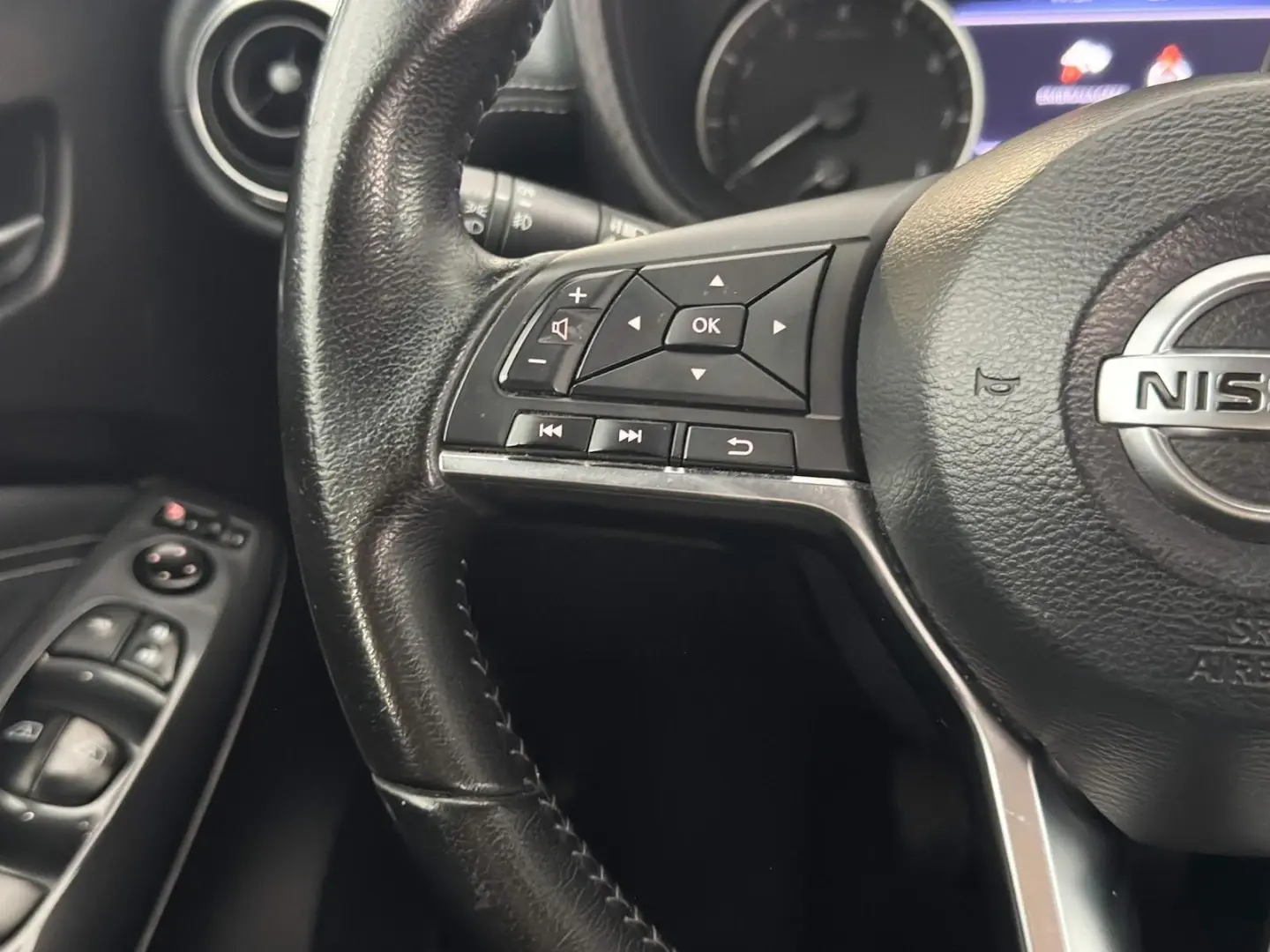 Nissan Juke 1.0 DIG-T N-Design C.Two Tone S. 20