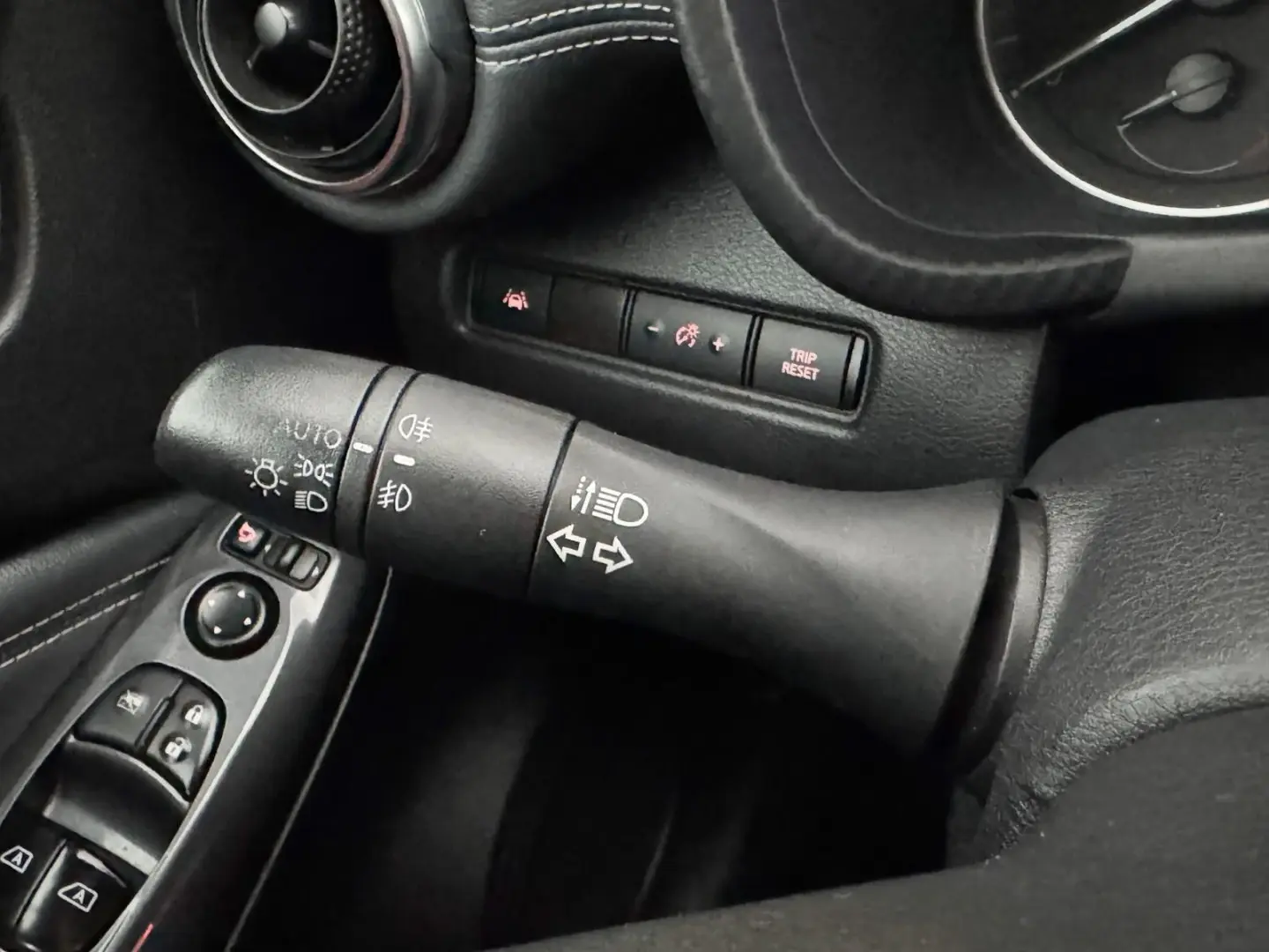 Nissan Juke 1.0 DIG-T N-Design C.Two Tone S. 22