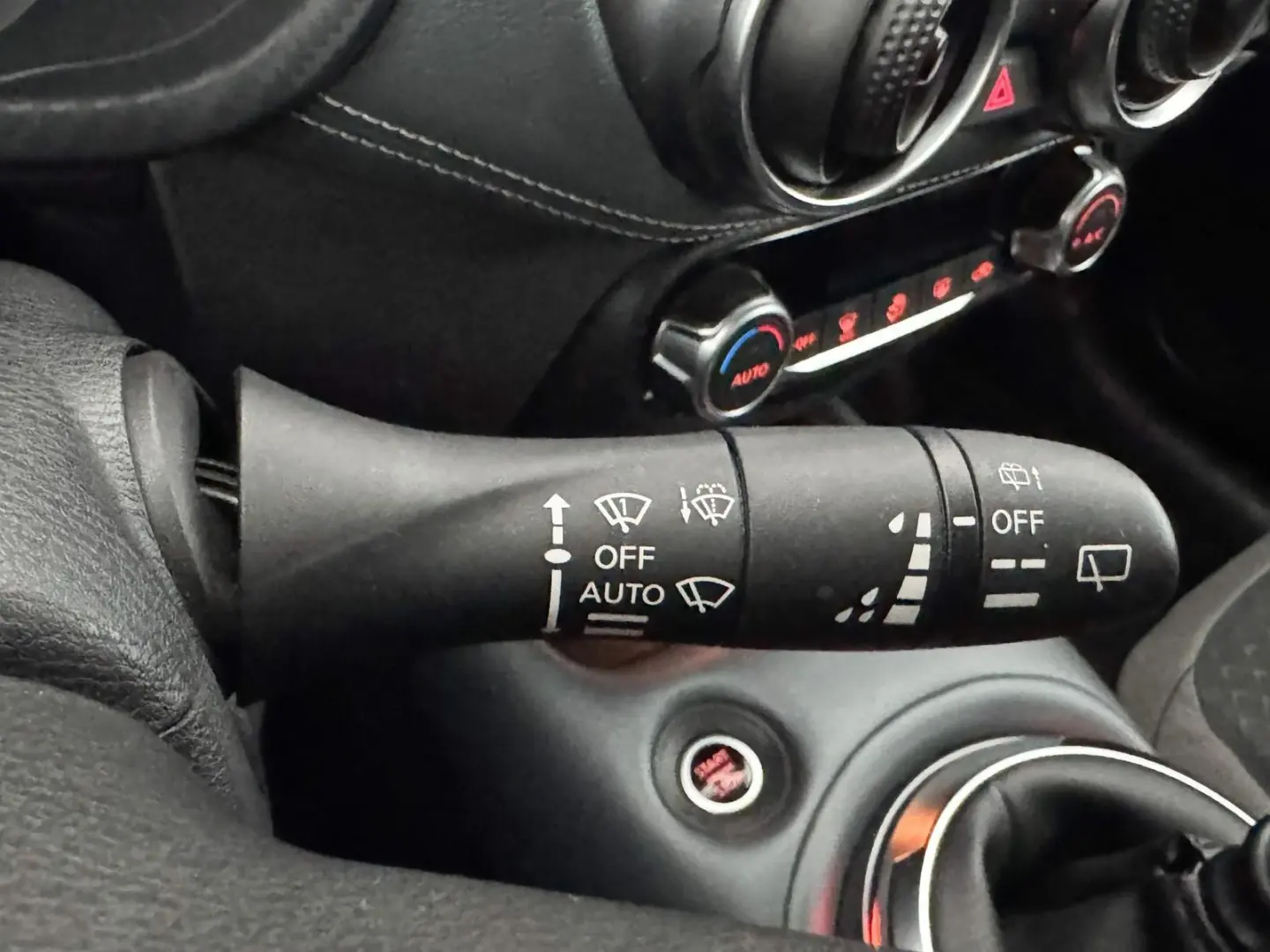 Nissan Juke 1.0 DIG-T N-Design C.Two Tone S. 23