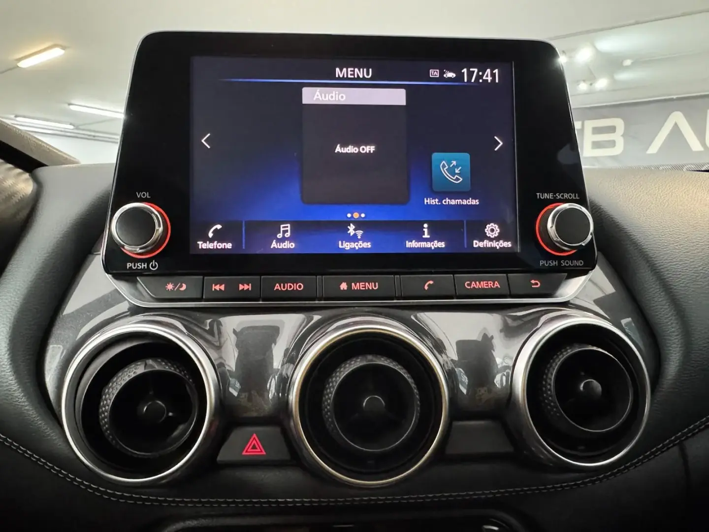 Nissan Juke 1.0 DIG-T N-Design C.Two Tone S. 32