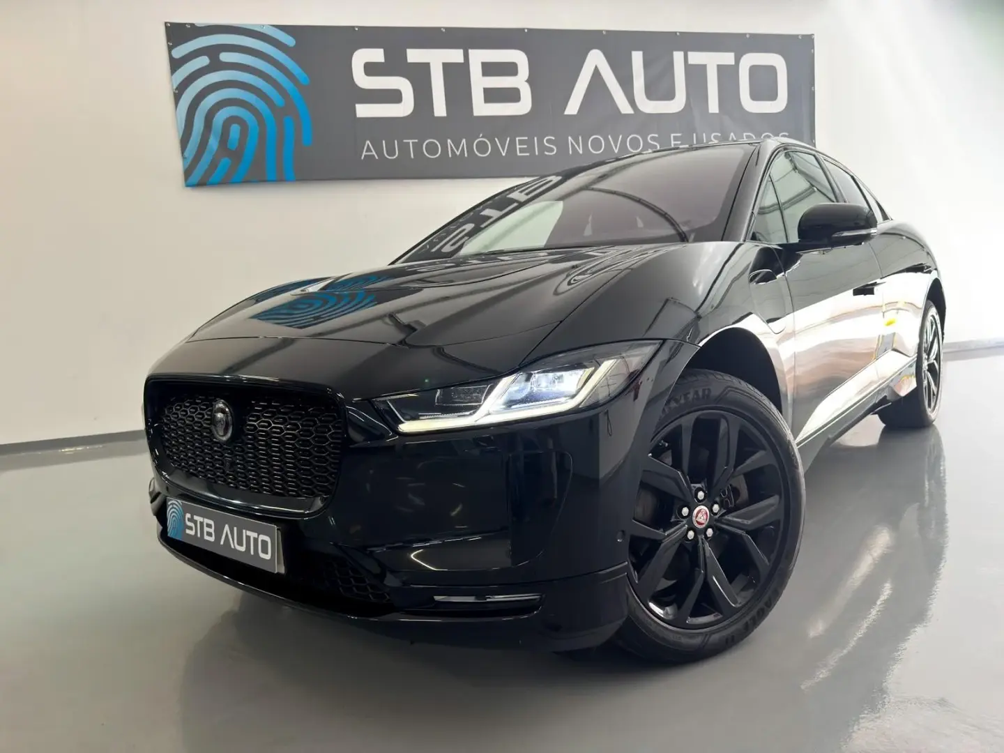 Jaguar I-Pace EV400 R-Dynamic SE AWD 2