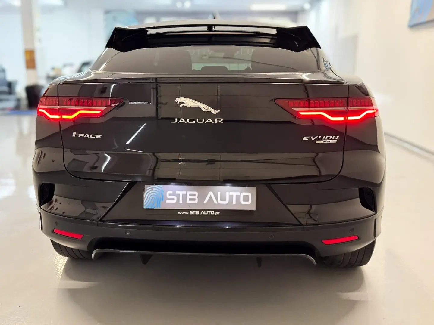 Jaguar I-Pace EV400 R-Dynamic SE AWD 4
