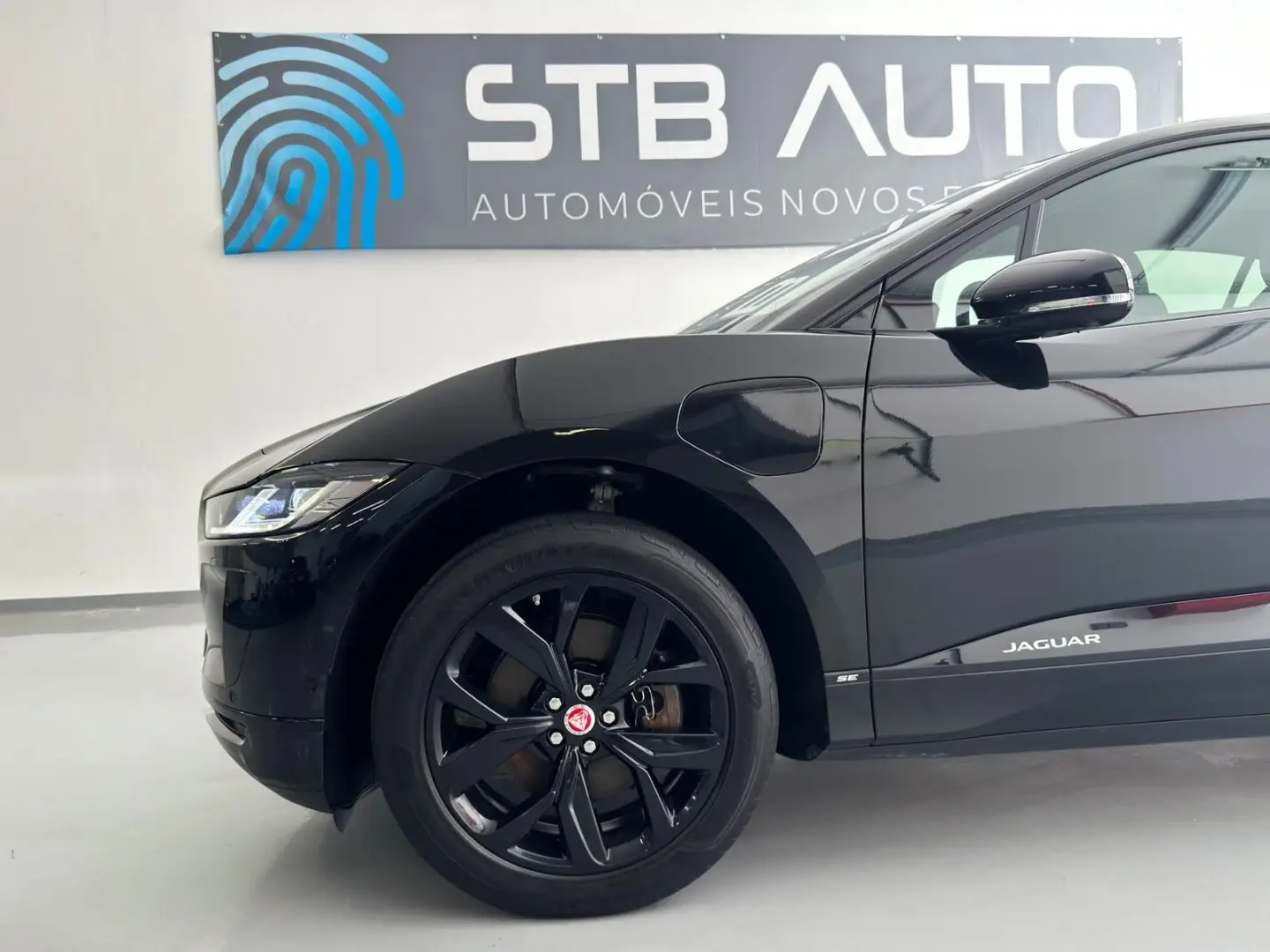 Jaguar I-Pace EV400 R-Dynamic SE AWD 14