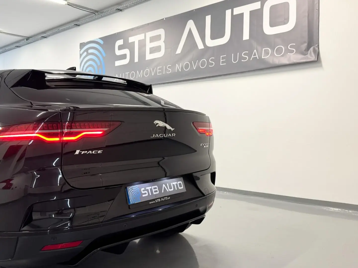 Jaguar I-Pace EV400 R-Dynamic SE AWD 18