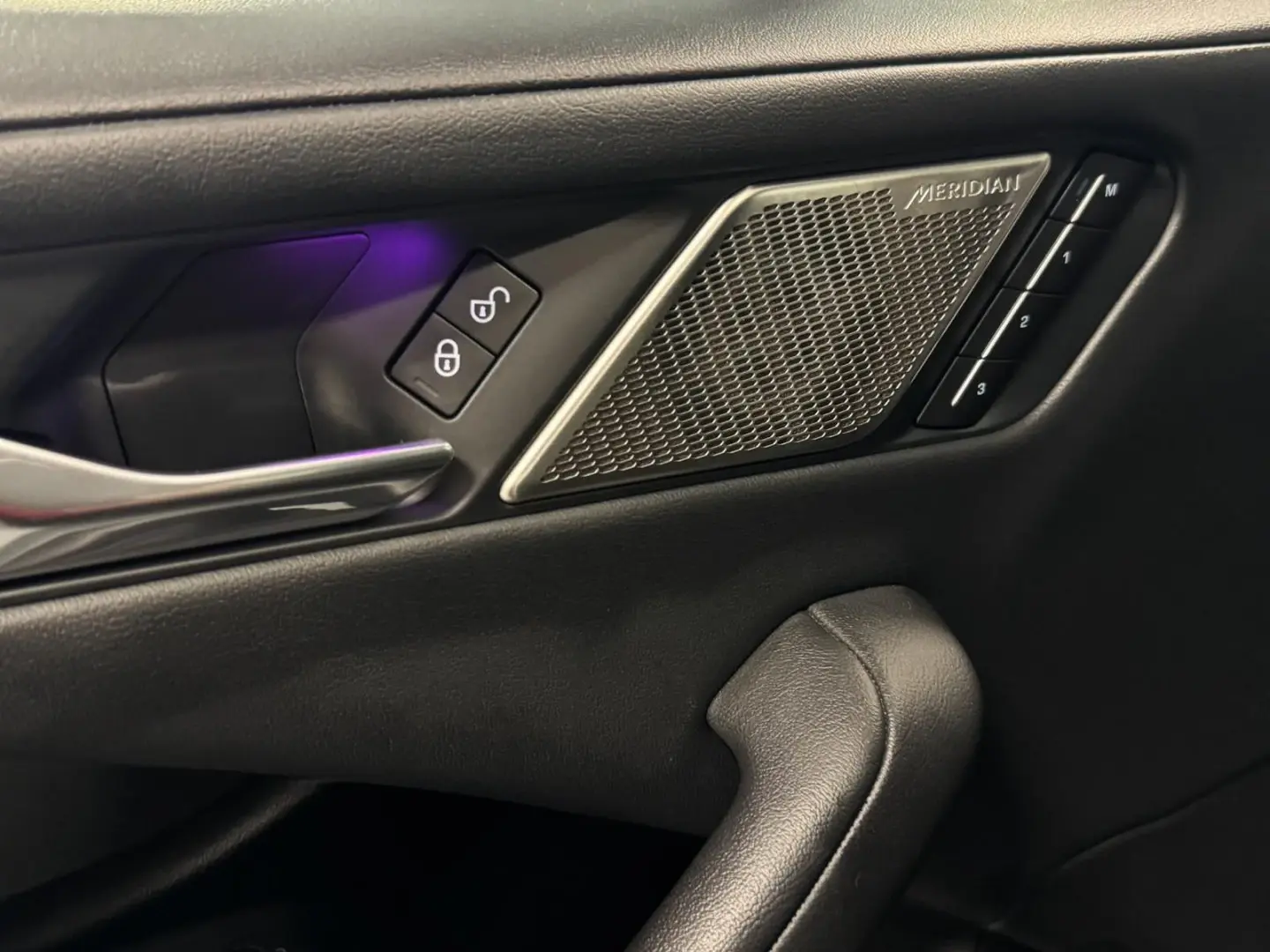 Jaguar I-Pace EV400 R-Dynamic SE AWD 23