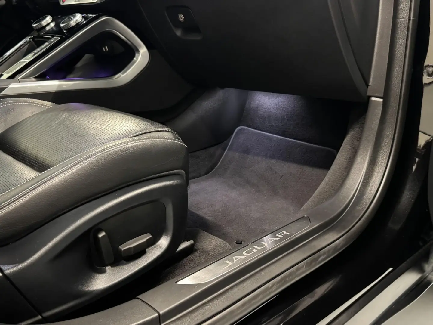 Jaguar I-Pace EV400 R-Dynamic SE AWD 26