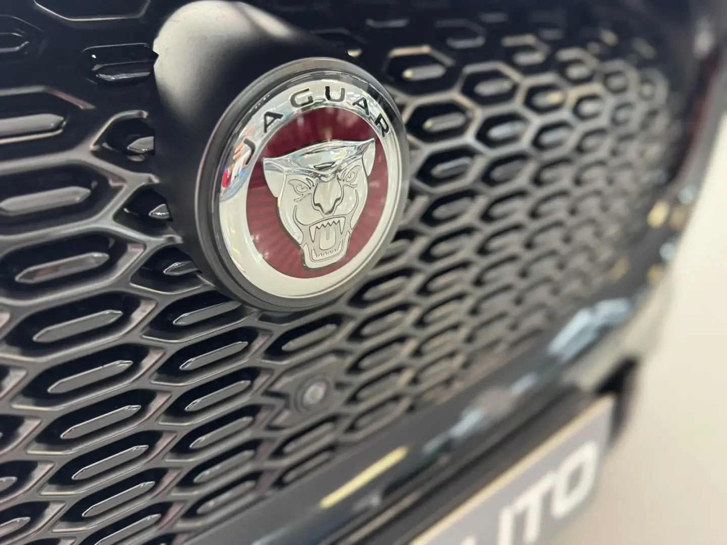 Jaguar I-Pace EV400 R-Dynamic SE AWD 36