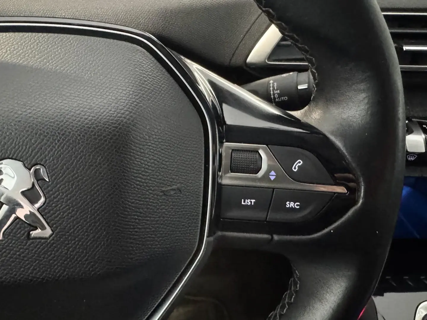 Peugeot 3008 1.5 BlueHDi Allure 19