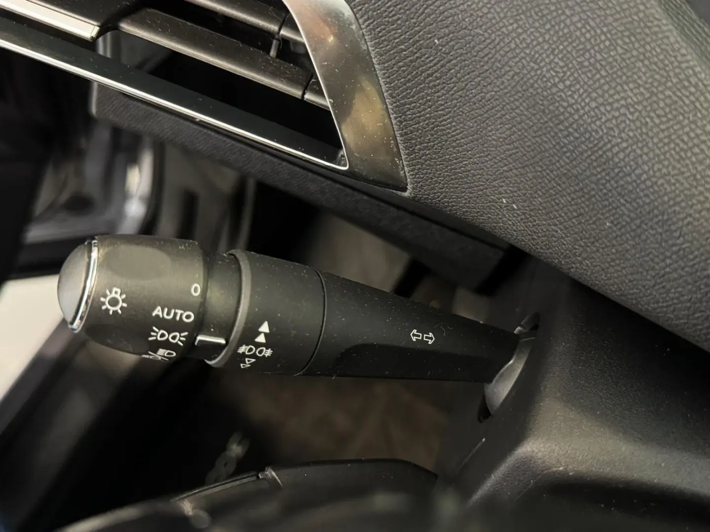 Peugeot 3008 1.5 BlueHDi Allure 20
