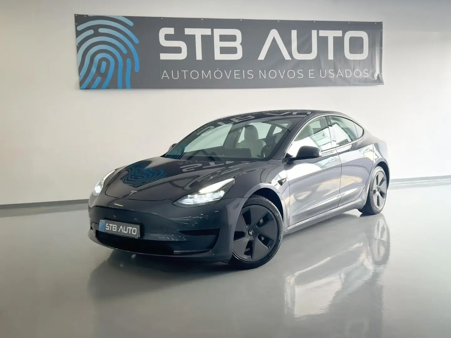 Tesla Model 3 1