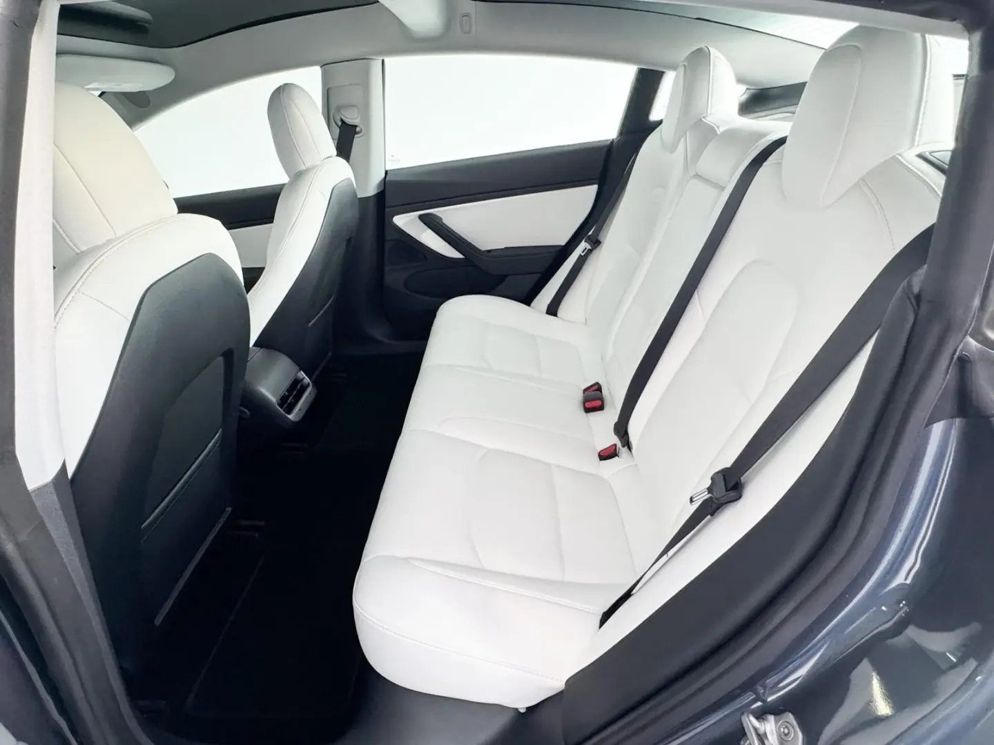 Tesla Model 3 7