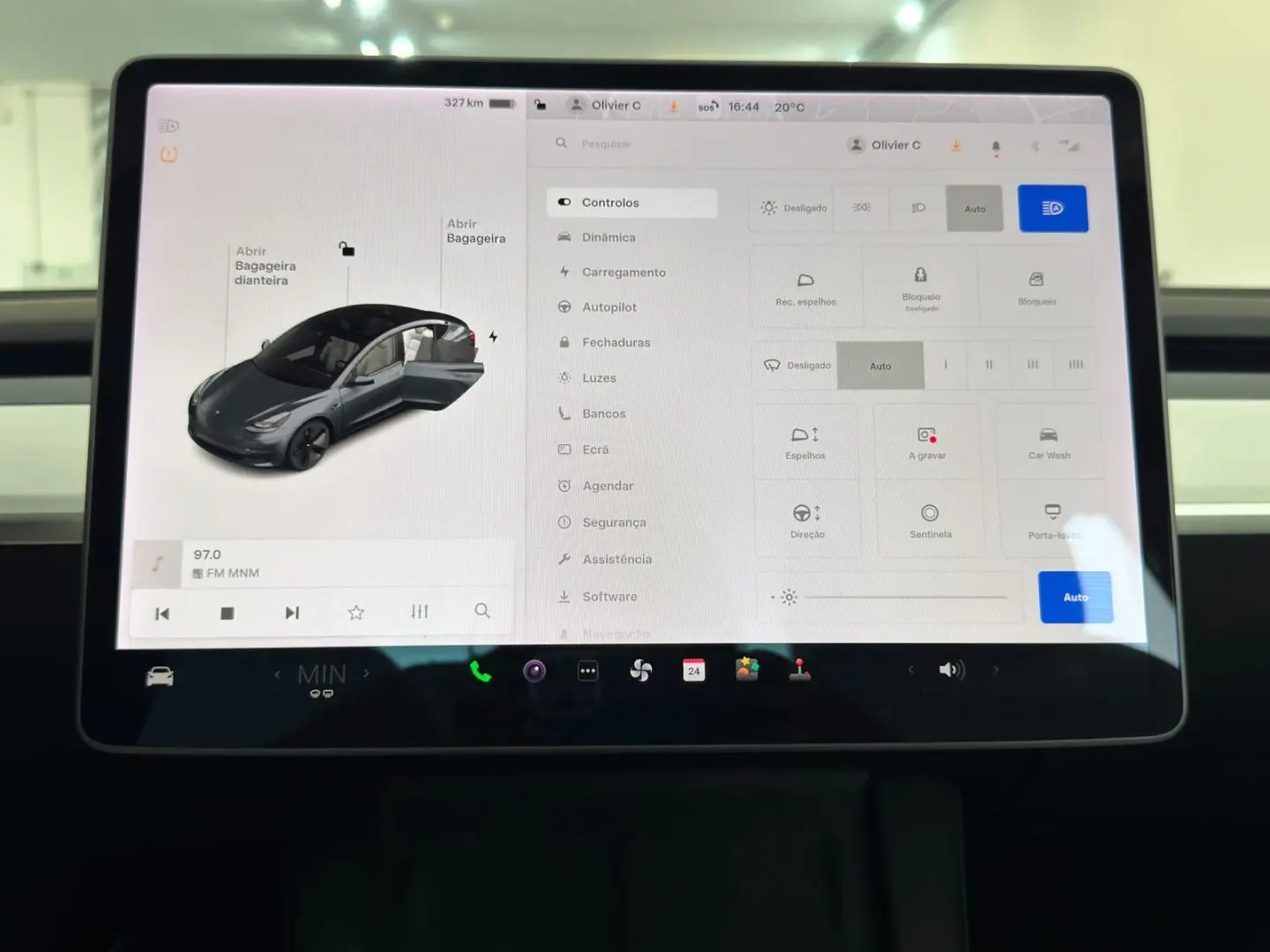 Tesla Model 3 27