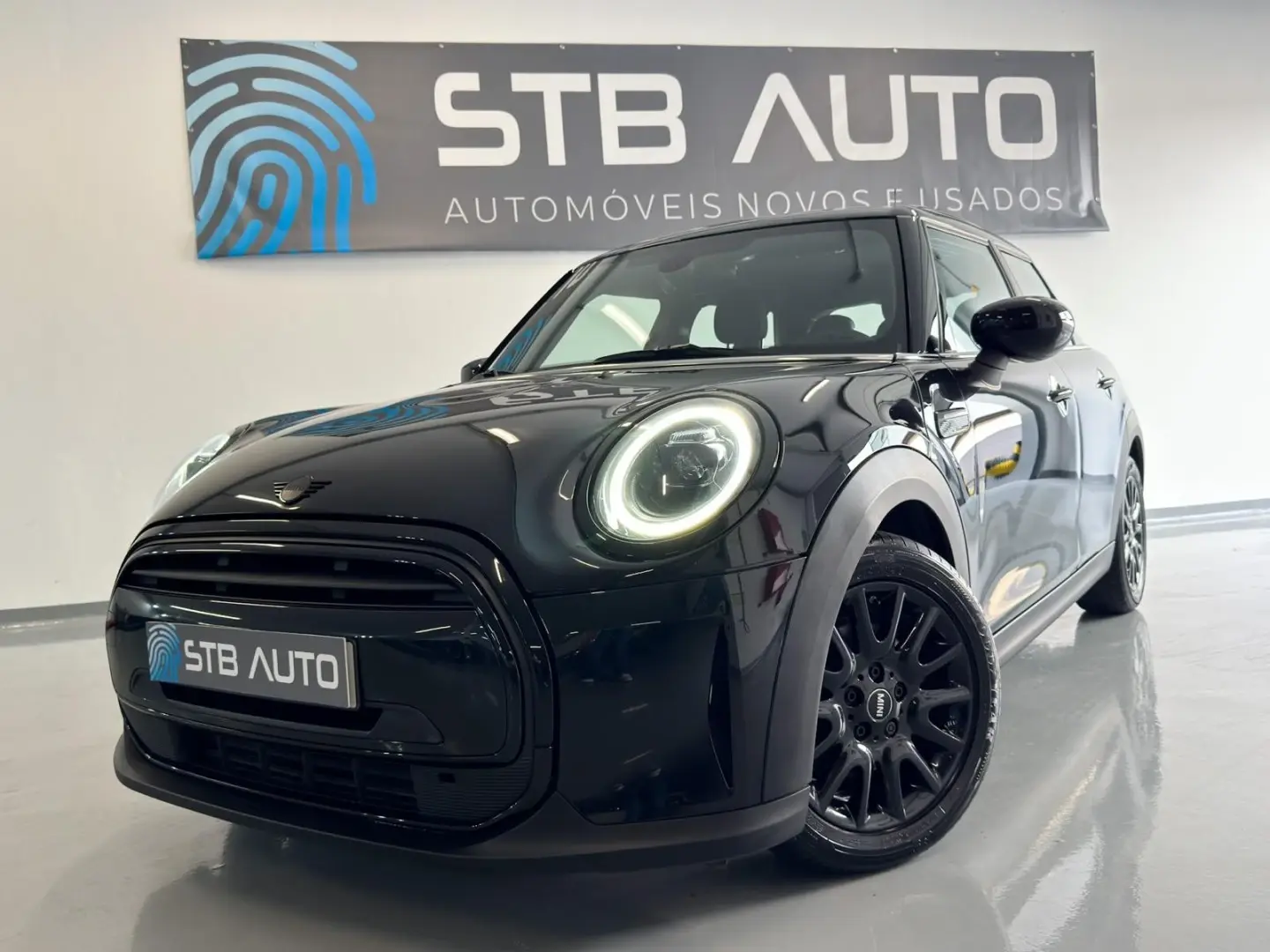 MINI 5 Portas Cooper Auto 3