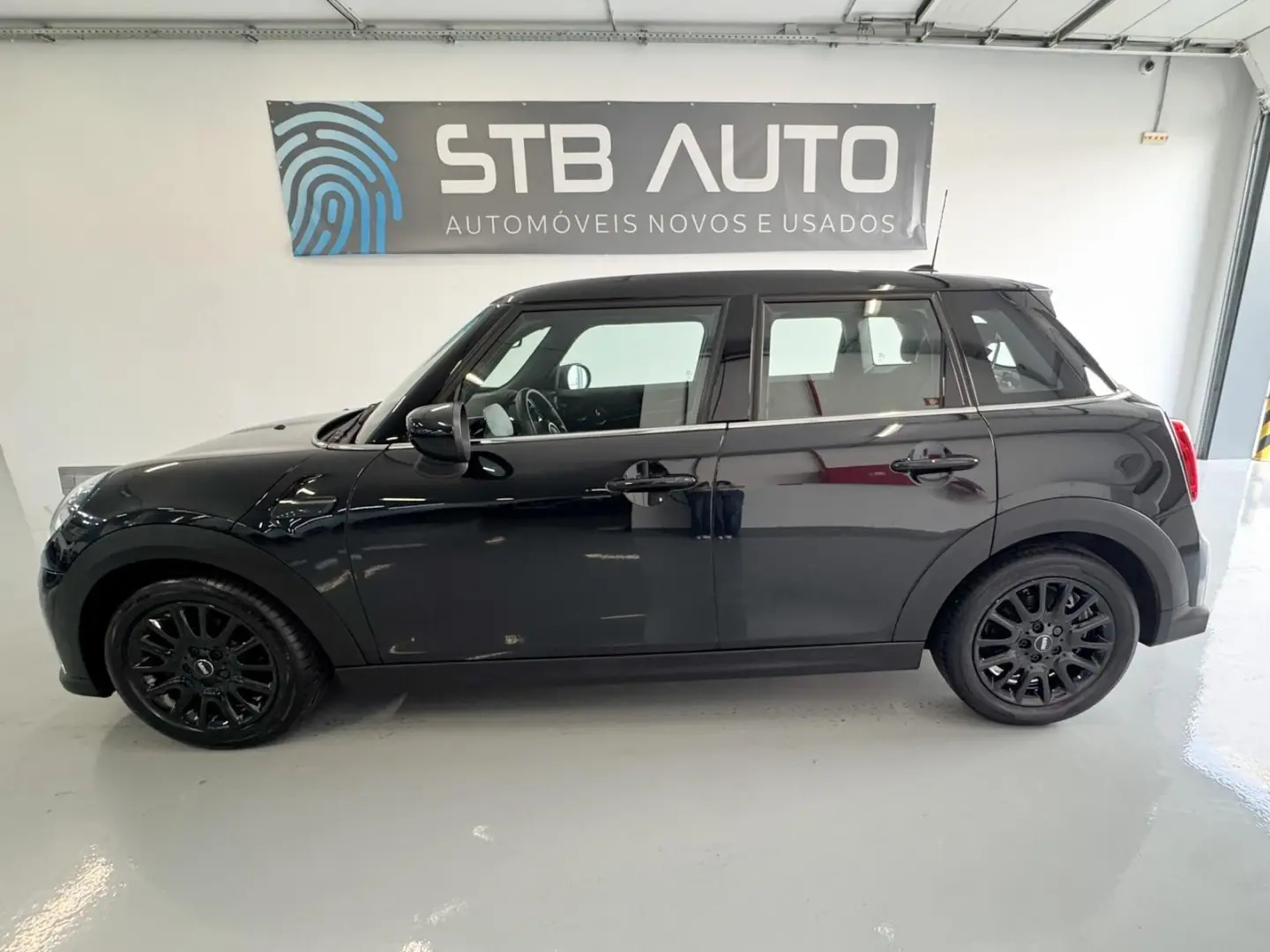 MINI 5 Portas Cooper Auto 11