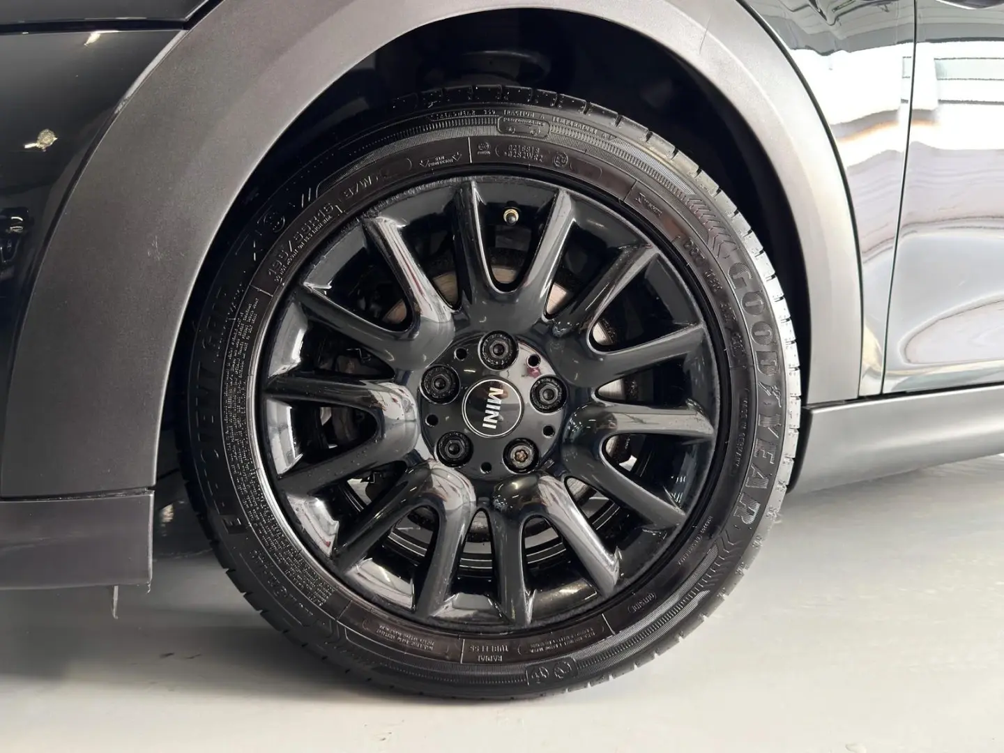 MINI 5 Portas Cooper Auto 17